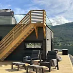 Lakefront Villa, Exclusive Leisure Near Golf & Panorama Center * ヴラダル
