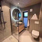 Lakefront Villa, Exclusive Leisure Near Golf & Panorama Center ヴィラ