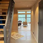 Lakefront Villa, Exclusive Leisure Near Golf & Panorama Center * ヴラダル