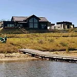 Lakefront Villa, Exclusive Leisure Near Golf & Panorama Center ヴラダル