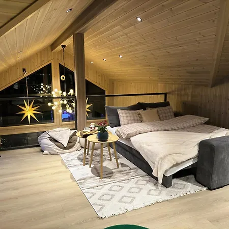 Lakefront Villa, Exclusive Leisure Near Golf, Straand Summerland & Panorama Center *