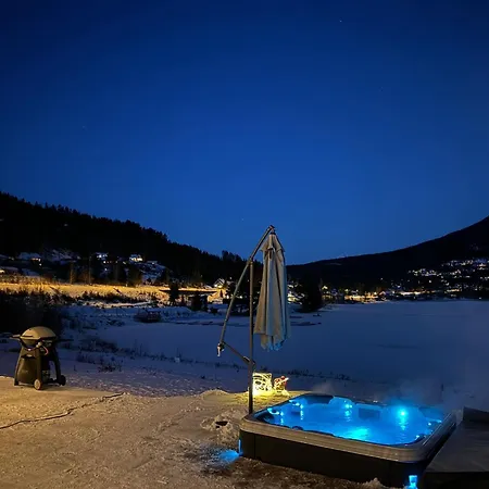 Villa Lakefront Villa, Exclusive Leisure Near Golf, Straand Summerland & Panorama Center *