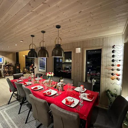 וילה Lakefront Villa, Exclusive Leisure Near Golf & Panorama Center וראדל