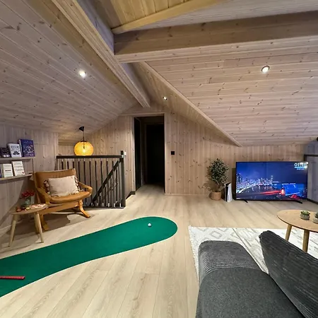 Lakefront Villa, Exclusive Leisure Near Golf & Panorama Center וילה
