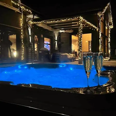 וילה Lakefront Villa, Exclusive Leisure Near Golf & Panorama Center *