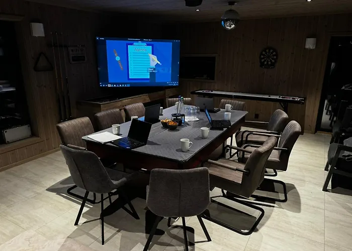 Lakefront Villa, Exclusive Leisure Near Golf & Panorama Center וראדל