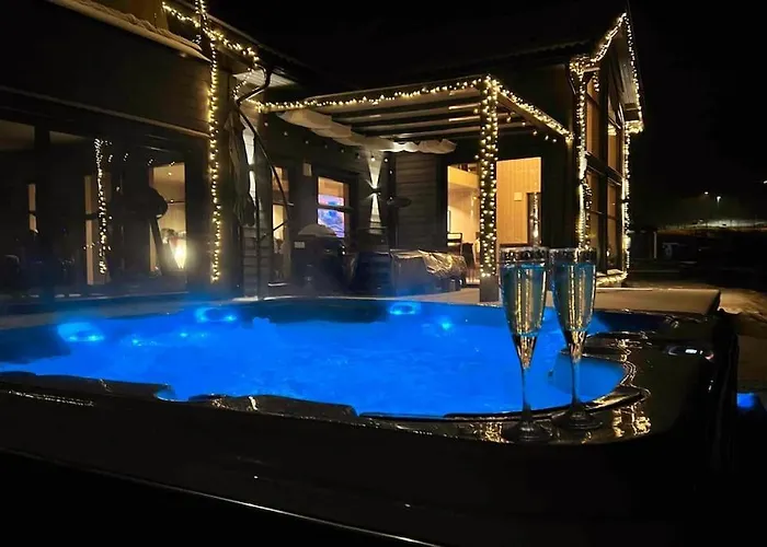 וילה Lakefront Villa, Exclusive Leisure Near Golf & Panorama Center *