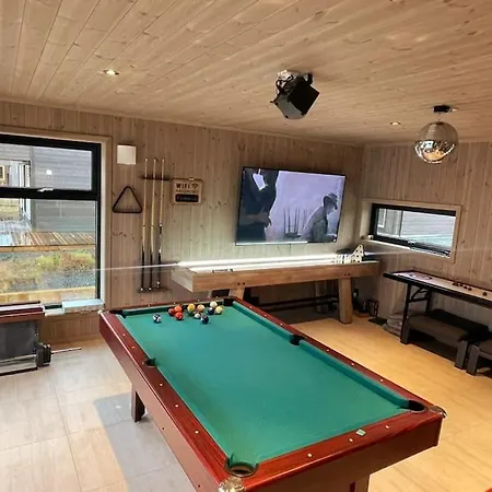 וילה Lakefront Villa, Exclusive Leisure Near Golf, Straand Summerland & Panorama Center וראדל